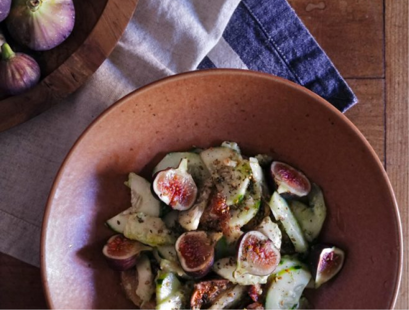 Galería 1 Ensalada de pepino, aguacate e higos frescos con zaatar